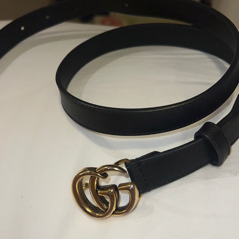 Black Gucci belt